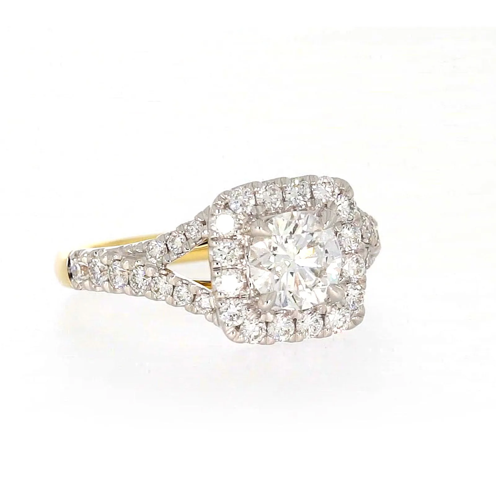 Celebration 18ct Yellow Gold Round Brilliant Cut 1 1/2 Carat tw of Certified Lab Grown Diamonds Ring