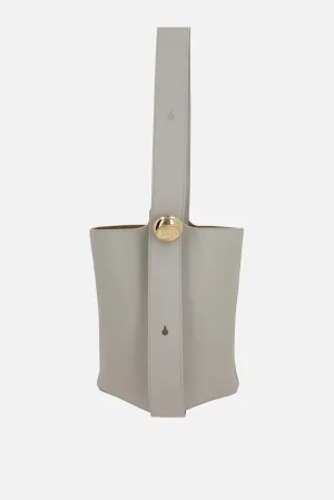Pebble medium bucket bag in smooth leather